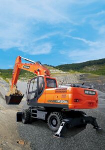 Dịch Vụ Máy Xúc Doosan Trong Xây Dựng Hạ Tầng Giao Thông - May Xuc Ha Long