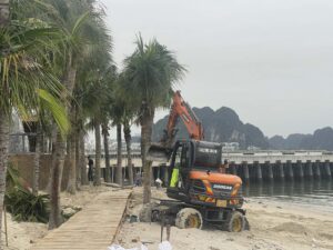 máy xúc hạ long nạo vét bến cảng